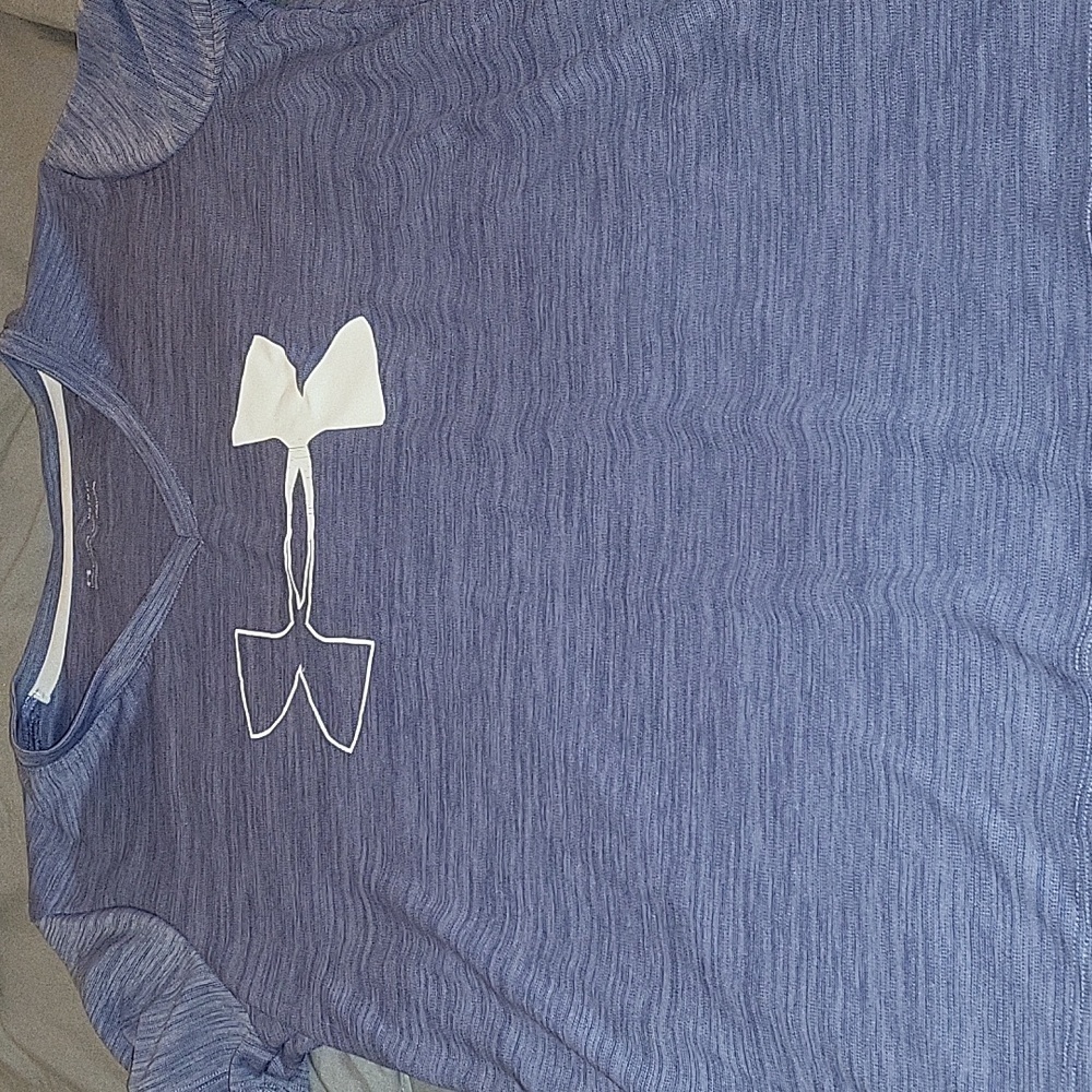 Under Armour top